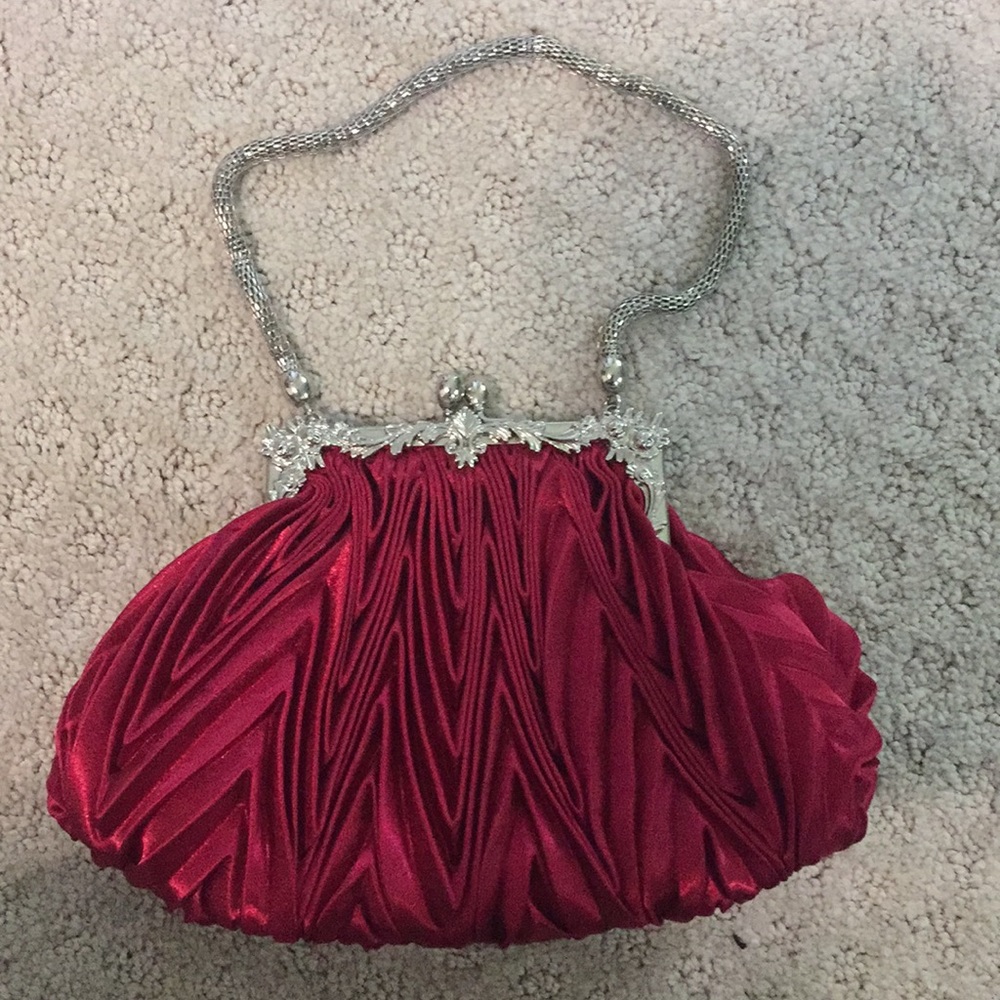 Beautiful cache red clutch